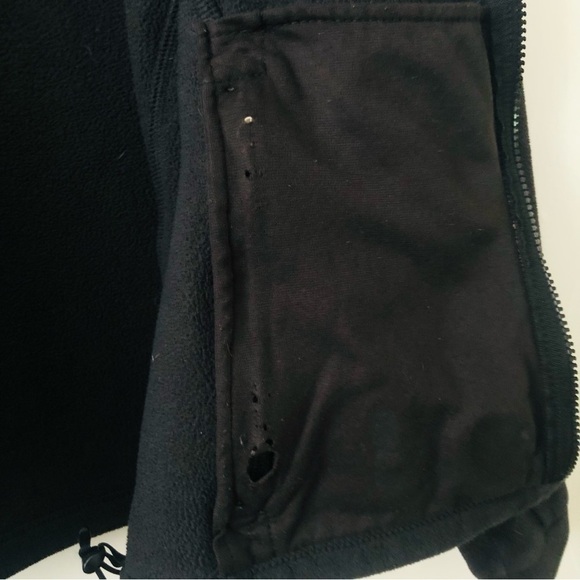 North Face black fleece Jacket has some wear SIZE M PLEASE READ - Picture 9 of 10